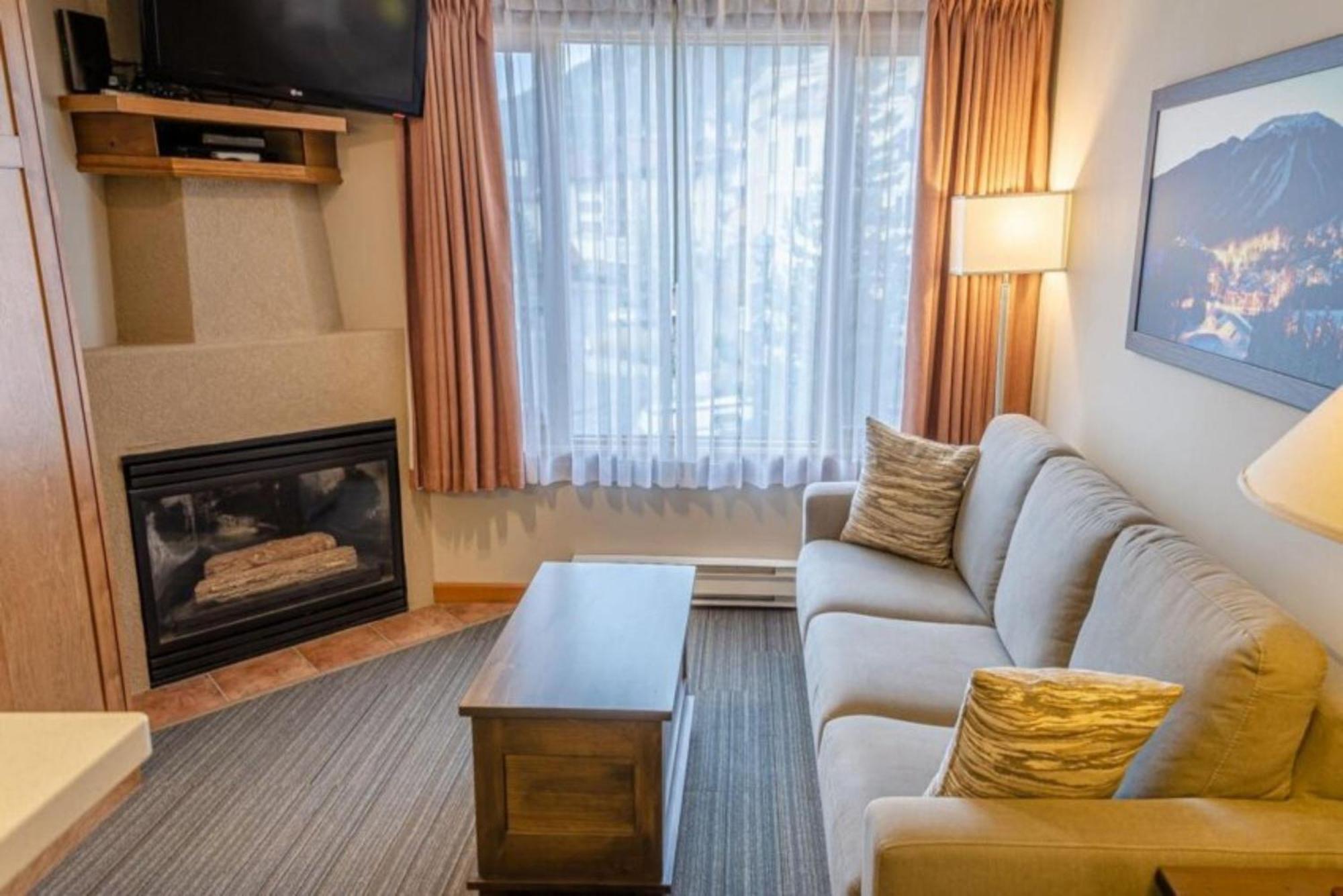 Cahilty Lodge Sun Peaks Exteriér fotografie