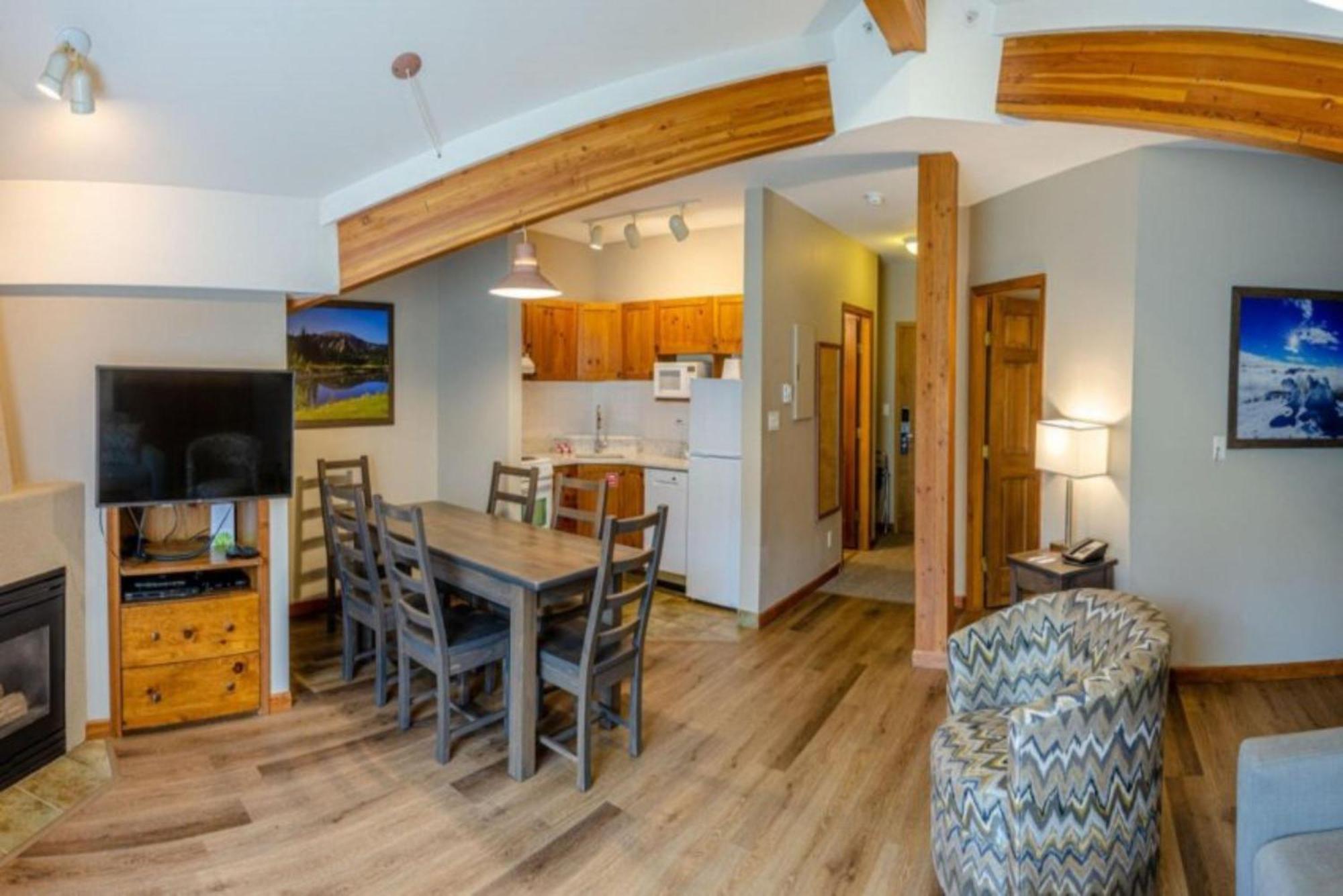 Cahilty Lodge Sun Peaks Exteriér fotografie