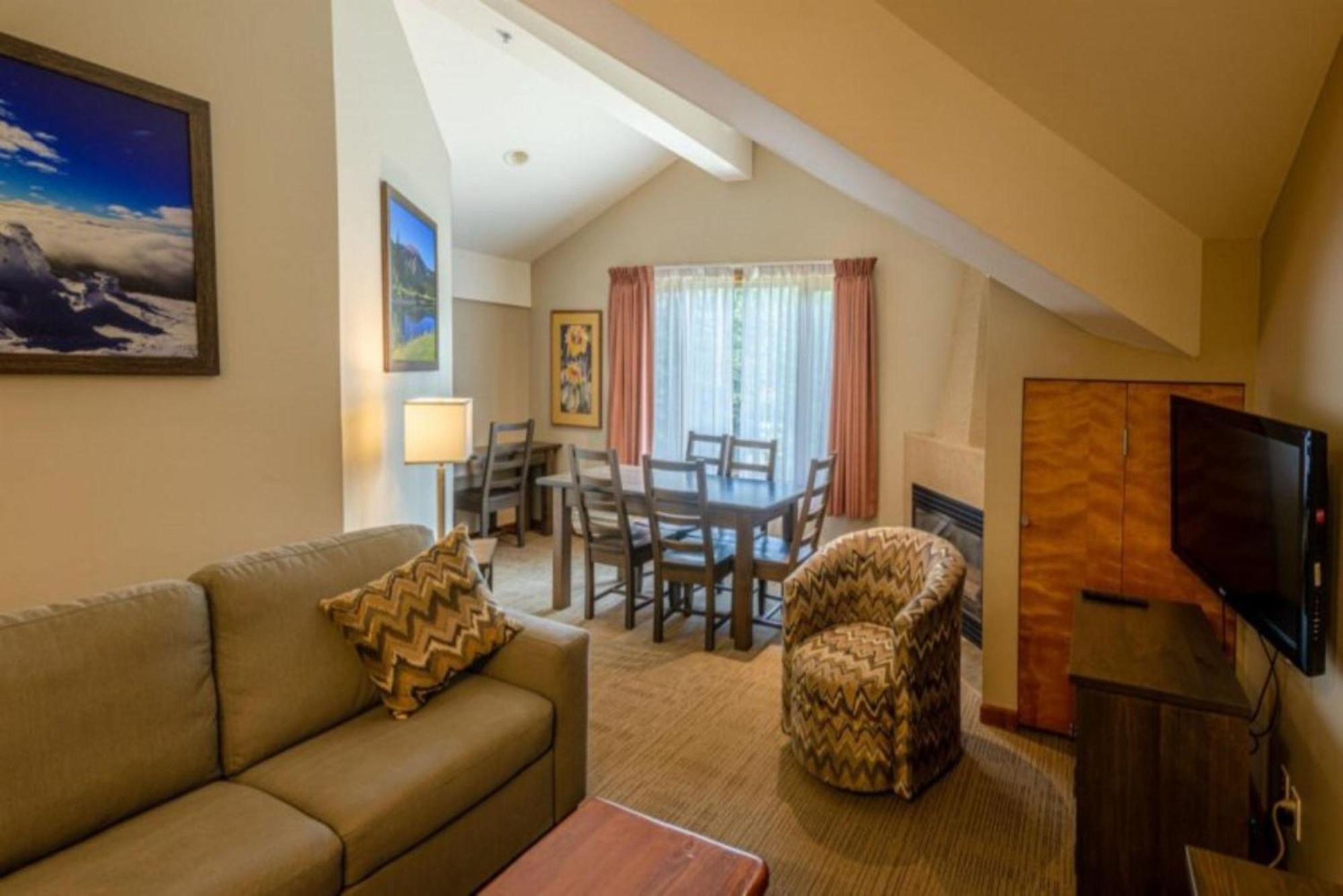 Cahilty Lodge Sun Peaks Exteriér fotografie