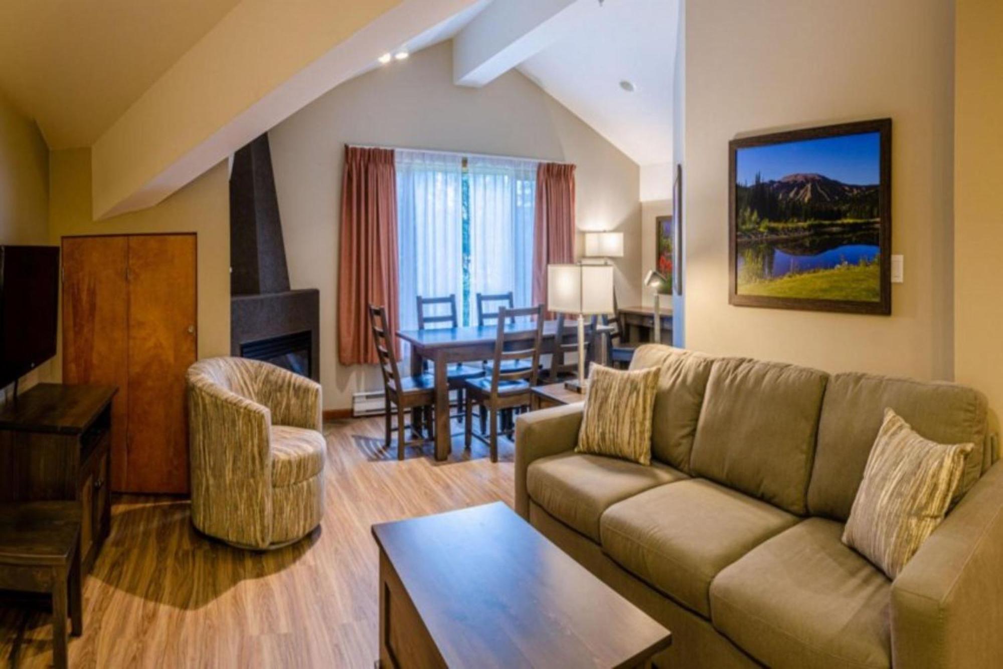Cahilty Lodge Sun Peaks Exteriér fotografie