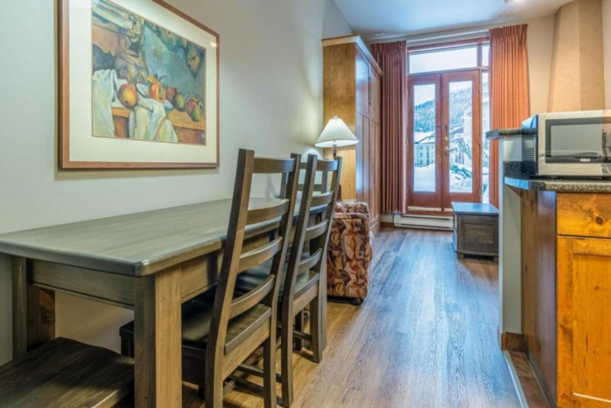 Cahilty Lodge Sun Peaks Exteriér fotografie